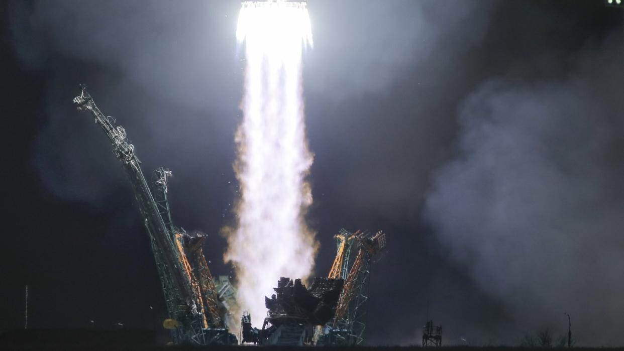 Eine Sojus-Rakete beim Start auf dem russischen Weltraumbahnhof Baikonur. Foto: Dmitri Lovetsky/AP