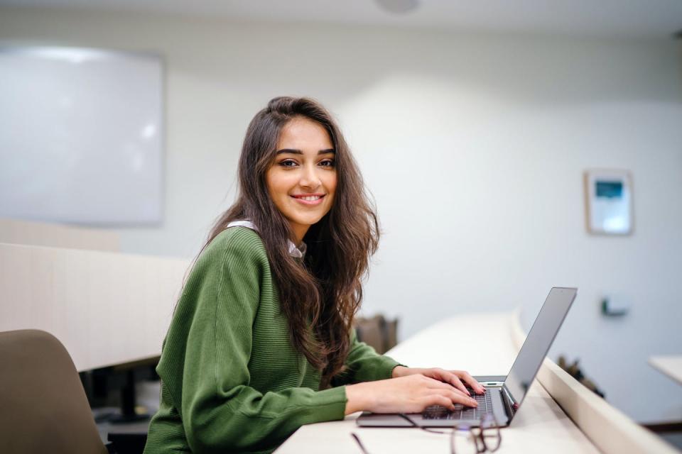 <span class="caption">Internships are one way to give young travellers different work experiences.</span> <span class="attribution"><span class="source">Shutterstock</span></span>