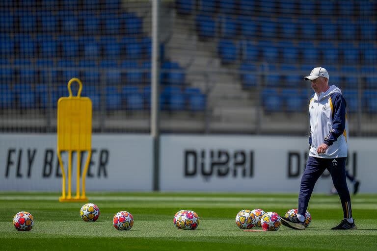 Carlo Ancelotti considera insuficiente el dinero que le daría la FIFA a Real Madrid para ser parte de la competencia (AP Photo/Manu Fernandez)