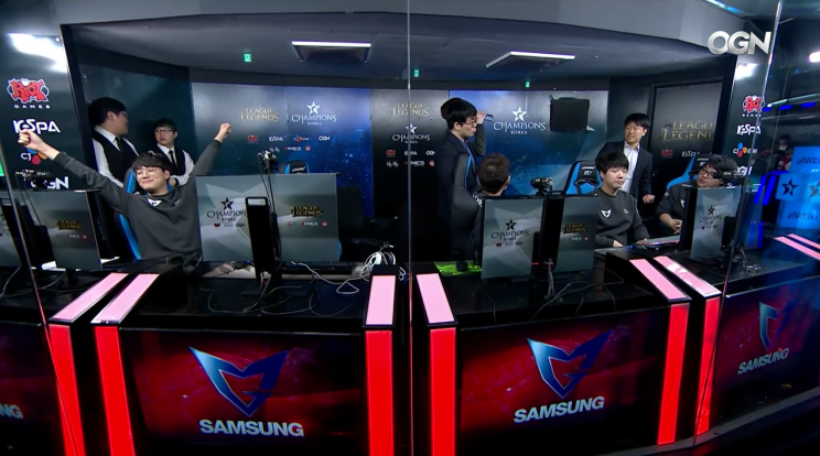 A happy and victorious Samsung team in 2017 LCK Spring Week 9 (OnGameNet/Twitch)