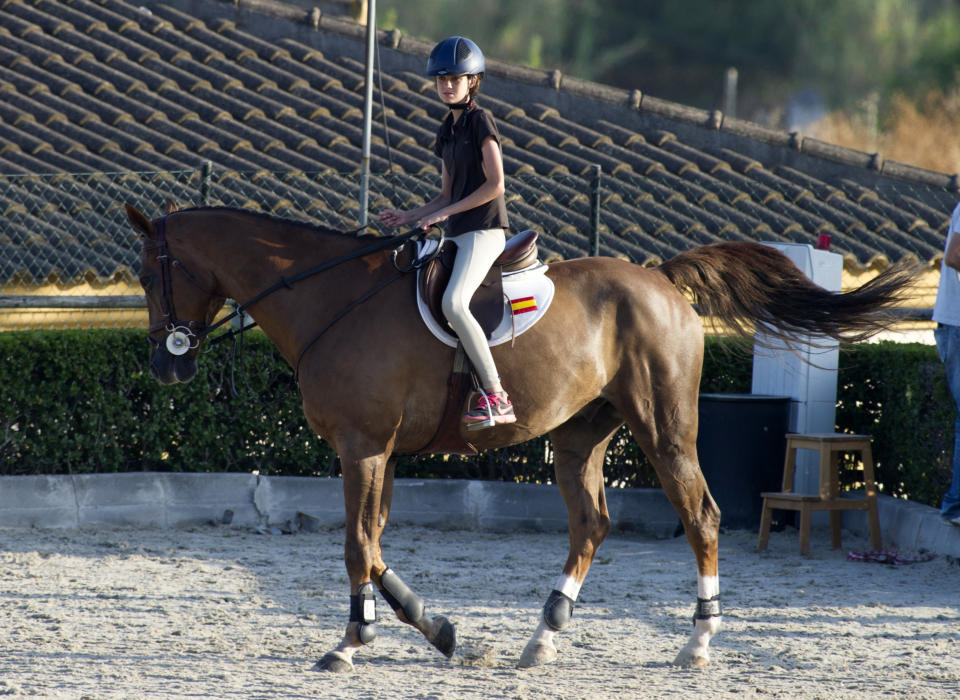 Victoria Federica de Todos los Santos de Marichalar y Borbón ha heredado la pasión de su madre por la equitación. Durante el verano de 2015 fue inmortalizada en la Escuela de Arte Ecuestre Costa Del Sol (Estepona). (Foto: Europa Press / Getty Images)