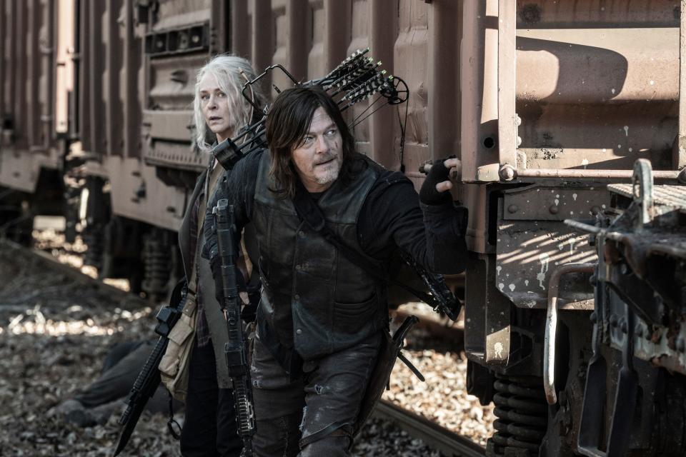 TWD 1121 Carol and Daryl