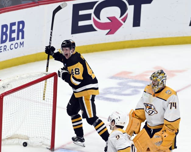 NHL: Pittsburgh Penguins defeat Nashville Predators