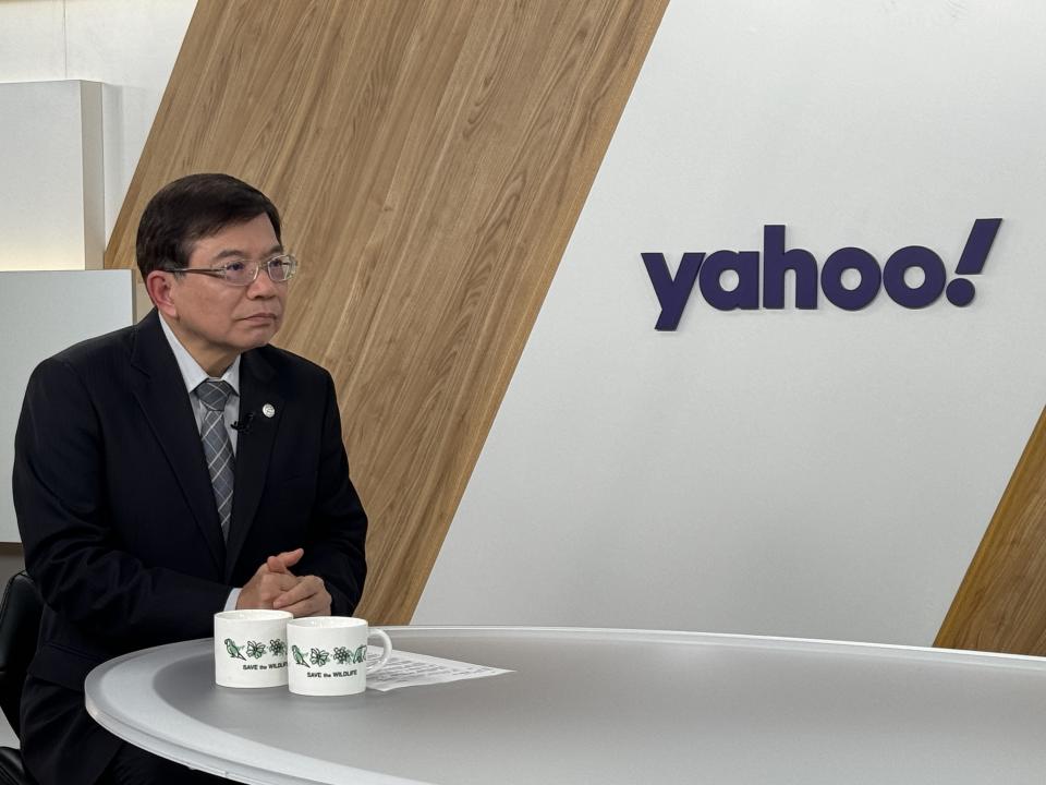 ▲交通部長王國材接受YahooTV《齊有此理》主持人王時齊專訪