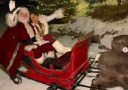 <p>Mariah Carey s'invite sur le traineau du Père-Noël !</p><br><br><a href="https://www.elle.fr/People/La-vie-des-people/News/Les-meilleurs-Instagram-de-Noel-de-stars#xtor=AL-541" rel="nofollow noopener" target="_blank" data-ylk="slk:Voir la suite des photos sur ELLE.fr;elm:context_link;itc:0;sec:content-canvas" class="link ">Voir la suite des photos sur ELLE.fr</a><br><h3> A lire aussi </h3><ul><li><a href="https://www.elle.fr/People/La-vie-des-people/News/Les-plus-beaux-sapins-de-Noel-des-stars#xtor=AL-541" rel="nofollow noopener" target="_blank" data-ylk="slk:Les plus beaux sapins de Noël des stars;elm:context_link;itc:0;sec:content-canvas" class="link ">Les plus beaux sapins de Noël des stars</a></li><li><a href="https://www.elle.fr/People/La-vie-des-people/News/Cartes-de-voeux-des-stars-quelle-est-la-plus-kitsch#xtor=AL-541" rel="nofollow noopener" target="_blank" data-ylk="slk:Cartes de vœux des stars : quelle est la plus kitsch ?;elm:context_link;itc:0;sec:content-canvas" class="link ">Cartes de vœux des stars : quelle est la plus kitsch ?</a></li><li><a href="https://www.elle.fr/People/La-vie-des-people/News/Dans-le-retro-a-quoi-ressemblait-le-Noel-des-stars#xtor=AL-541" rel="nofollow noopener" target="_blank" data-ylk="slk:Dans le rétro : à quoi ressemblait le Noël des stars ?;elm:context_link;itc:0;sec:content-canvas" class="link ">Dans le rétro : à quoi ressemblait le Noël des stars ?</a></li><li><a href="https://www.elle.fr/People/La-vie-des-people/News/Les-plus-beaux-pulls-de-Noel-des-stars#xtor=AL-541" rel="nofollow noopener" target="_blank" data-ylk="slk:Les plus beaux pulls de Noël des stars;elm:context_link;itc:0;sec:content-canvas" class="link ">Les plus beaux pulls de Noël des stars</a></li><li><a href="https://www.elle.fr/Astro/Horoscope/Quotidien#xtor=AL-541" rel="nofollow noopener" target="_blank" data-ylk="slk:Consultez votre horoscope sur ELLE;elm:context_link;itc:0;sec:content-canvas" class="link ">Consultez votre horoscope sur ELLE</a></li></ul>