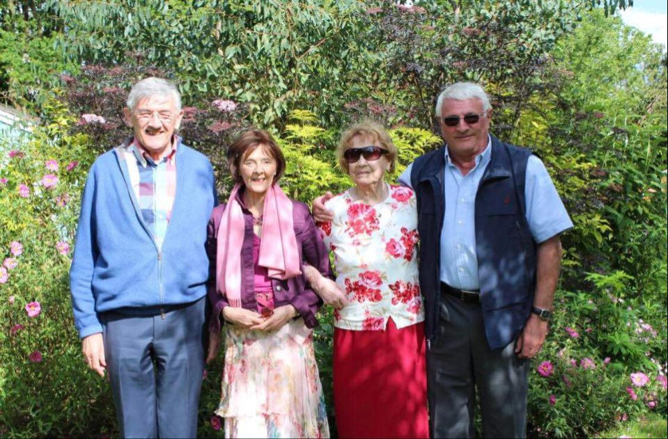 Jane Collins with some of her family. (SWNS)