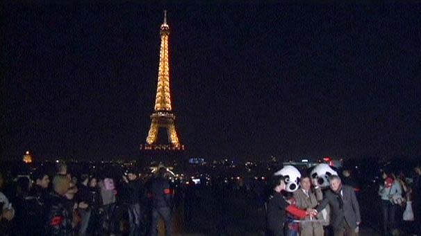 Iconic buildings worldwide go dark to mark WWF’s ‘Earth Hour’