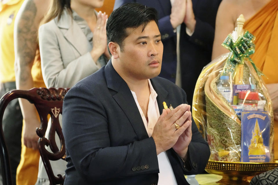 FILE - Vacharaesorn Vivacharawongse prays during a religious ceremony at Yannawa temple in Bangkok, Thailand, Thursday, Aug. 10, 2023. An estranged son of Thailand’s King Maha Vajiralongkorn who has spent almost all his adult life away from his homeland has unexpectedly gone public with his belief that discussion should be freely allowed about the country’s law carrying a harsh punishment for defaming the monarchy, which many people think should be liberalized. (AP Photo/Sakchai Lalit, File)