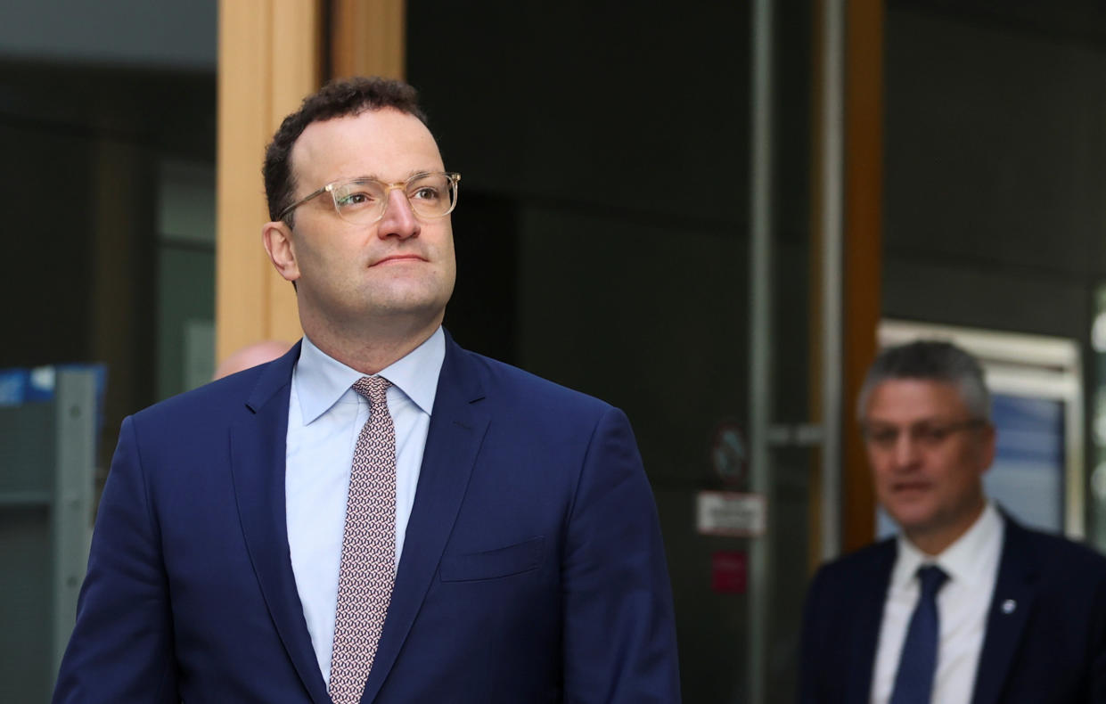 Jens Spahn vor einer Pressekonferenz im Juli (Bild: Reuters/Fabrizio Bensch/Pool)