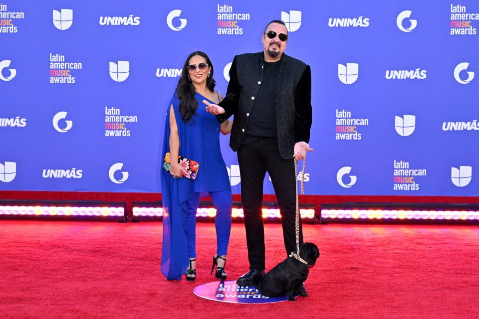 Aneliz Alvarez Alcala y Pepe Aguilar Latin American Music Awards 