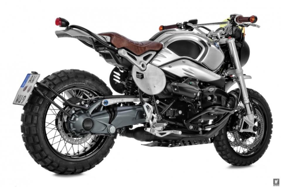 BMW旗下的GS車系是縱橫全球的越野傳奇，BMW打造R nineT Scrambler自是信手拈來，拿捏得恰如其分。