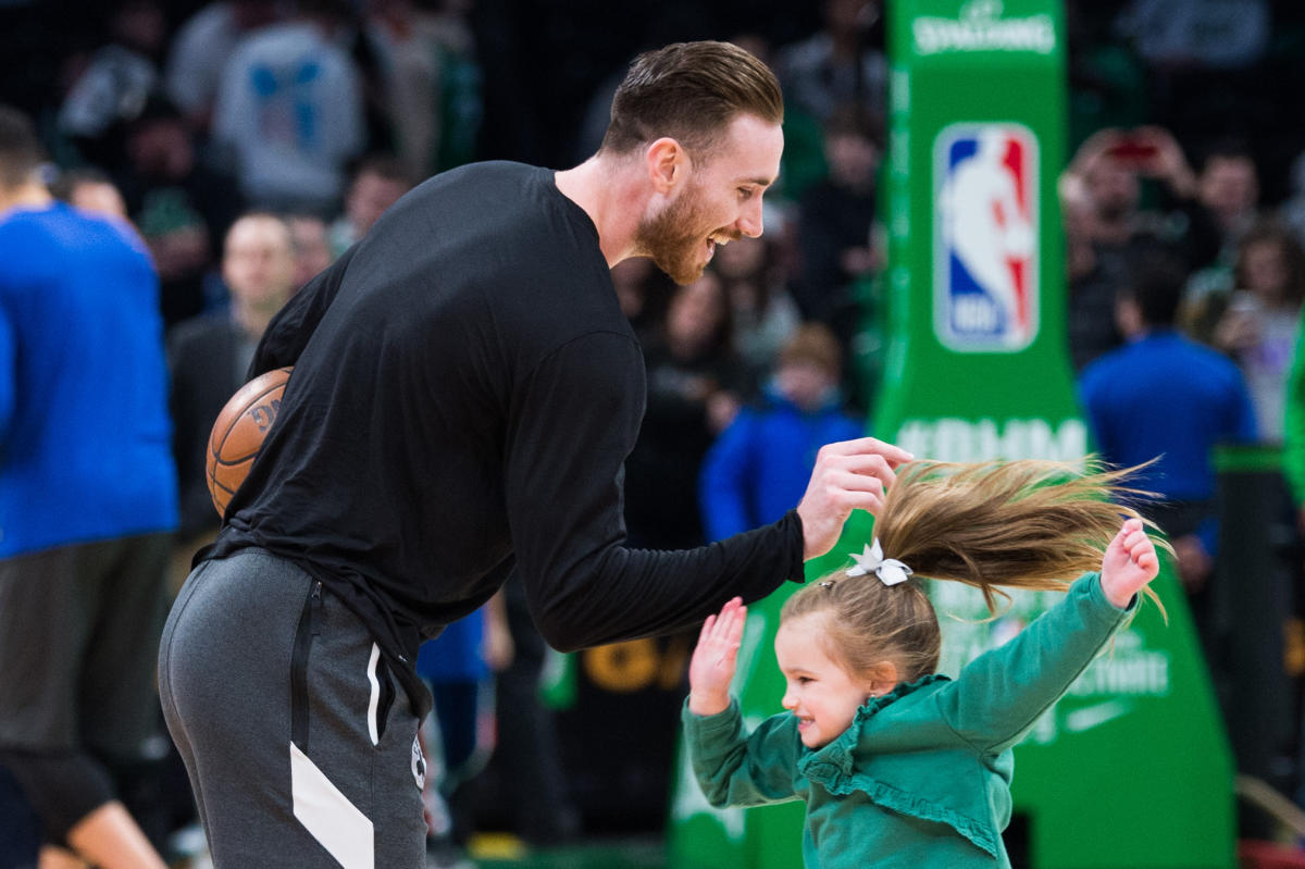 Celtics' Gordon Hayward plans to exit bubble for birth of child