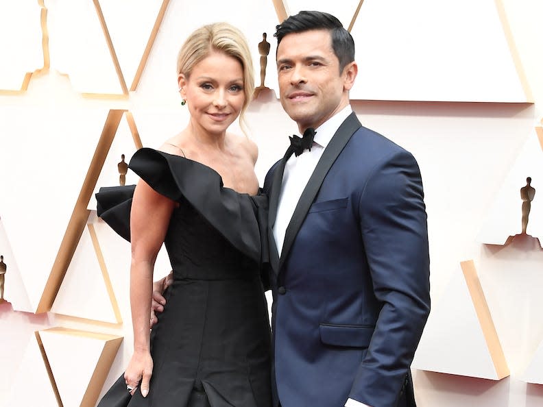 oscars 2020 red carpet kelly ripa Mark Consuelos