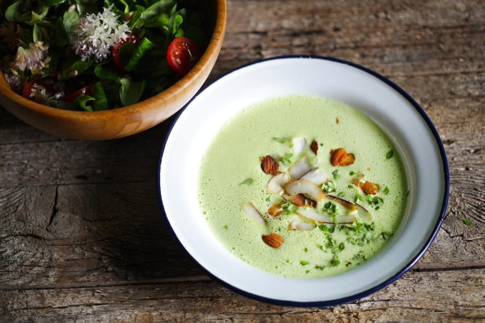 ERBSEN-RUCOLA-SUPPE