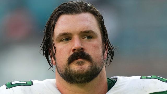 New York Jets re-sign center Connor McGovern