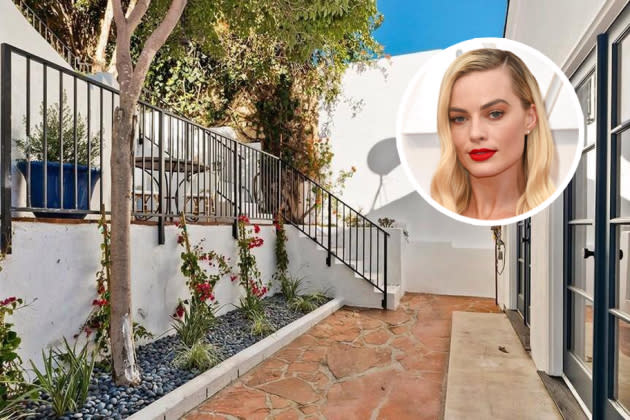 Margot Robbie Lists Showbiz Pedigreed Bungalow