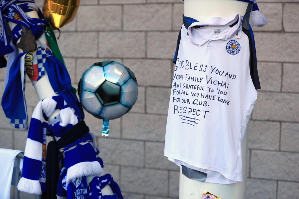 <p>Supporters pay tribute at Leicester City Football Club. Mike Egerton/PA Wire </p>