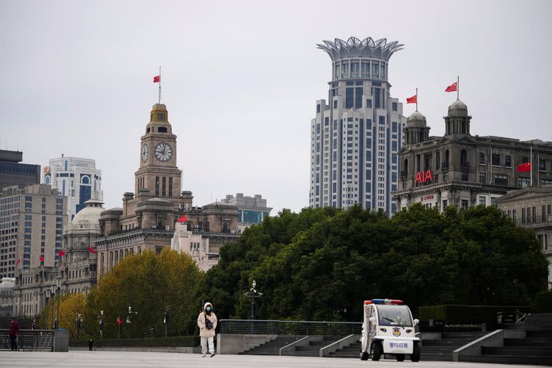 Chinese flags are lowered to half-staff following the death of former Chinese President Jiang Zemin