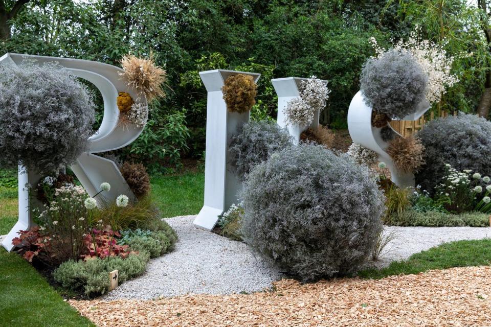 rhs floral installation at the chelsea flower show 2023, lunaria somerset, wake the senses