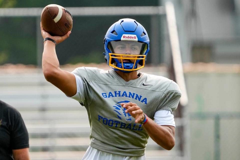 Three-star Ohio prep quarterback Brennen Ward committed to Kentucky over reported offers from Missouri, Virginia, Boston College and others. Adam Cairns/Columbus Dispatch/USA TODAY NETWORK