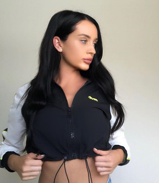 The 29-year-old reality star shared photos of her glam look on Wednesday, that’s complete with fresh dark hair extensions after a visit to the salon. Photo: Instagram/innnnnnes