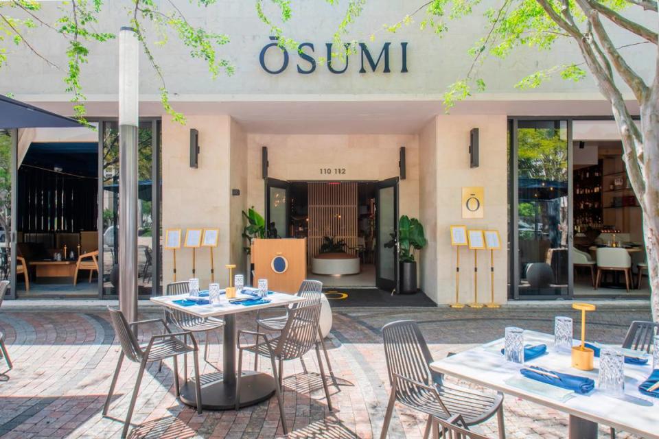 Osumi Cocktail & Sushi Bar on Giralda Plaza also features outdoor tables.