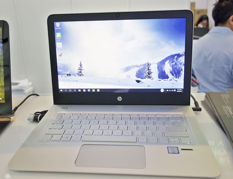 Looking for a notebook with a widescreen QHD+ 13-inch display? The HP Envy 13-d022TU notebook may be your ideal choice. Powered by an Intel Core i5-6500U processor, 8GB of LPDDR3 RAM, and a 256GB SSD. Its dual stereo speakers have been tuned by Bang & Olufsen. It is priced at $1,299, and you'll also receive a free 1-year subscription to McAfee Internet Security. In addition, you get a HP 2nd year local onsite warranty with third Business Day Response (UM952E, worth $229). Free upgrades include a 1st year local onsite warranty (worth $99) and 6 months of Seagate Data Recovery and Acronis Data Backup services.