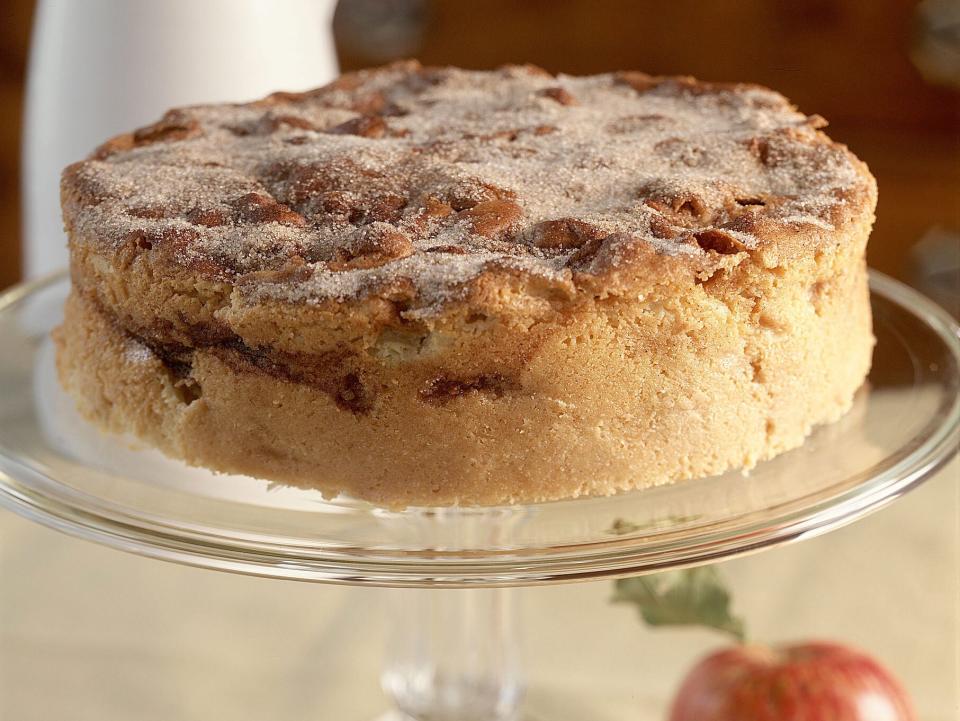 Cinnamon-Apple Cake