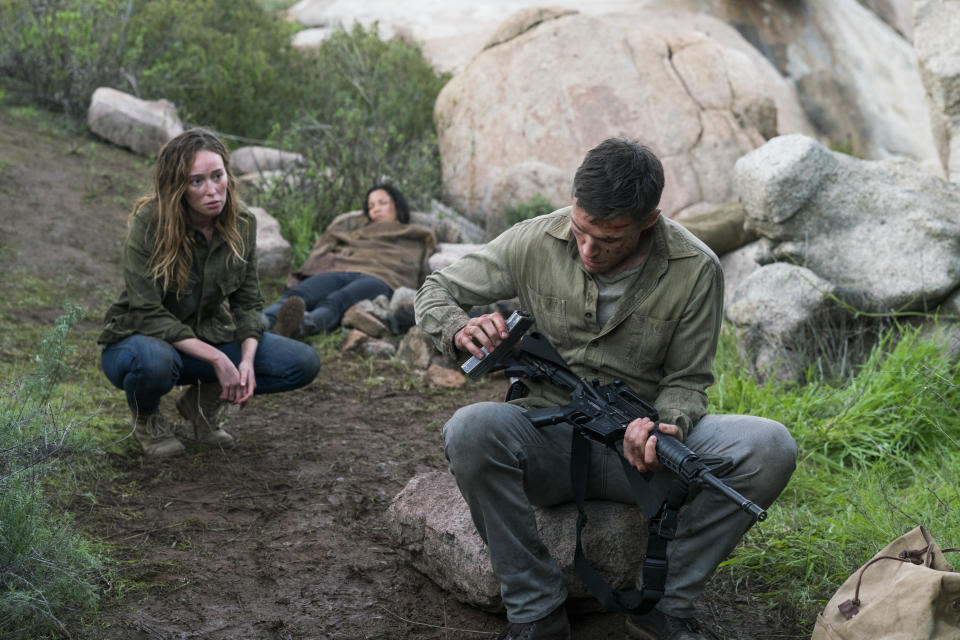 Alycia Debnam-Carey as Alicia Clark, Danay Garcia as Luciana, Sam Underwood as Jake Otto - Fear the Walking Dead _ Season 3, Episode 2 - Photo Credit: Michael Desmond/AMC