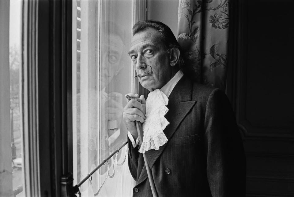 Ameisen, die aus einer Hand krabbeln, und ein Auge, das mit einer Rasierklinge zerschnitten wird: "Ein andalusischer Hund" war der Skandalfilm des Jahres 1929. Gedreht hatten den Kunstfilm, der längst als Klassiker gilt, Salvador Dalí (Bild) und Luis Buñuel. (Bild: Getty Images/Terry Fincher)