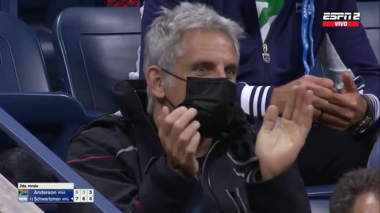 Ben Stiller aplaudiendo un punto del Peque en la tribuna del US Open