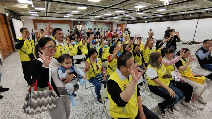 余文忠行公益正向贏選戰 4月13日選3號請苗栗市民當靠山 213