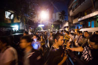 Fans of Greyhoundz, Kamikazee and Queso filled the streets near saGuijo in Makati. Photo by Niña Sandejas.