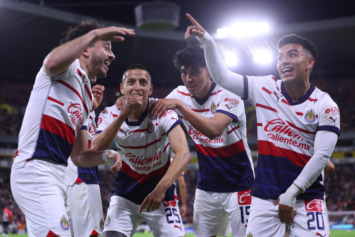 Piojo Alvarado celebrando su gol a Atlas el sábado el Jalisco. (Simon Barber/Getty Images)
