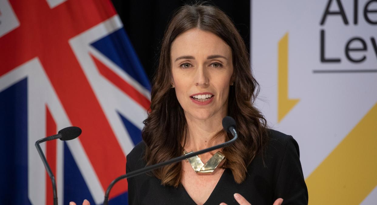 The New Zealand prime minister's other half helped touch-up her brunette tresses in lockdown (Getty Images)