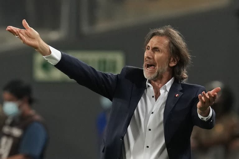 Ricardo Gareca asistirá al partido que jugarán en Doha Emiratos Árabes Unidos contra Australia; de allí, saldrá el rival de Perú en el repechaje 