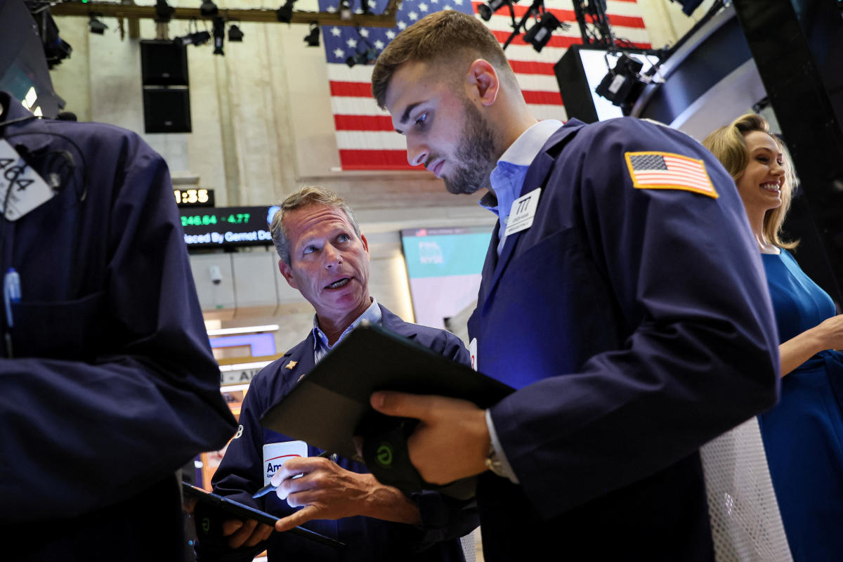 Stocks Fall on Fed, Gilts Drop as Rate Bets Climb: Markets Wrap