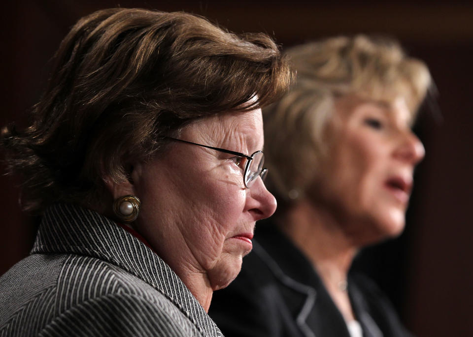 Patty Murray, Female Senators Hold News Conf. On Planned Parenthood Amendment