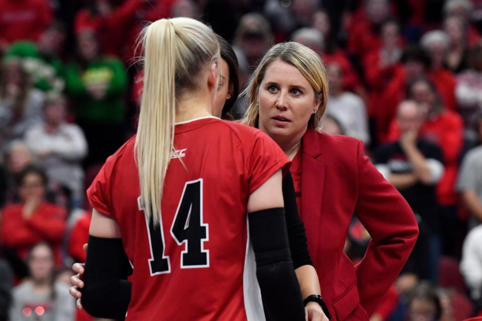 How Assumption's Anna DeBeer is behind Louisville volleyball return to the  Final Four