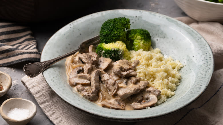 Keto beef stroganoff