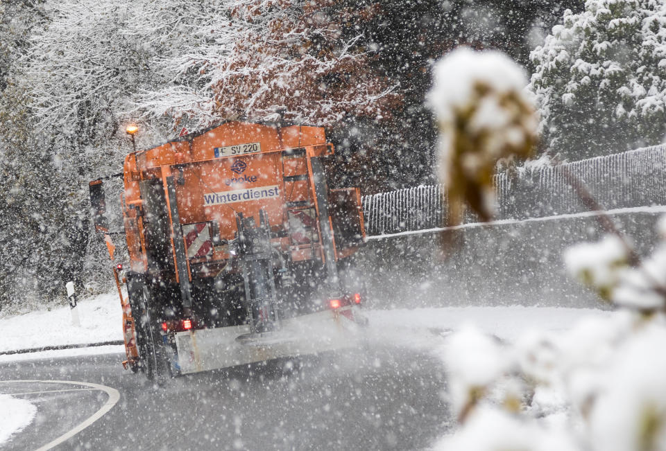 Wintereinbruch im Taunus (Bild: Jan Eifert / dpa – Bildfunk)