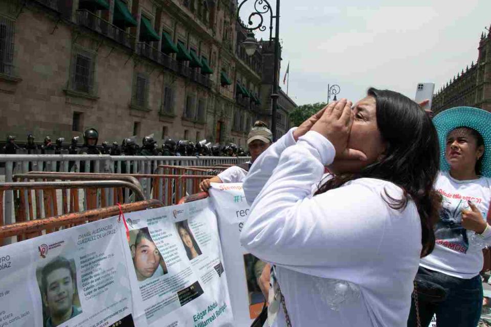 Madres buscadoras protestan en el Zócalo. 
