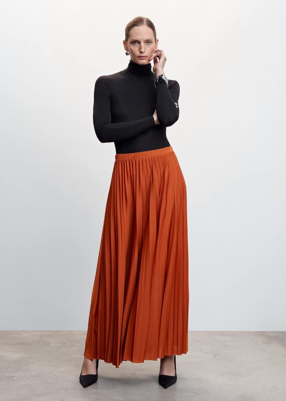 11) Pleated Long Skirt