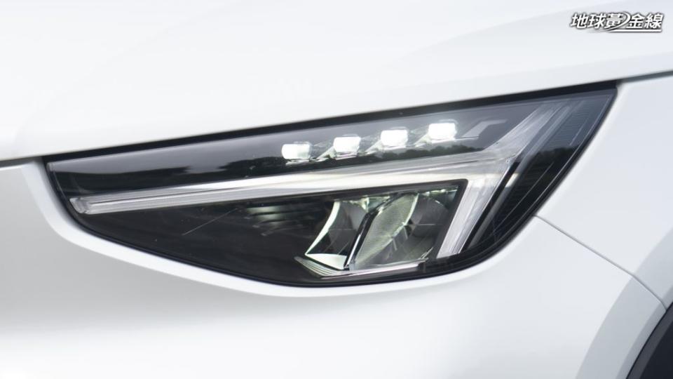 雷神之鎚頭燈換上更銳利的新造型，LED光源則是全車系標準配備。(攝影/ 劉家岳)
