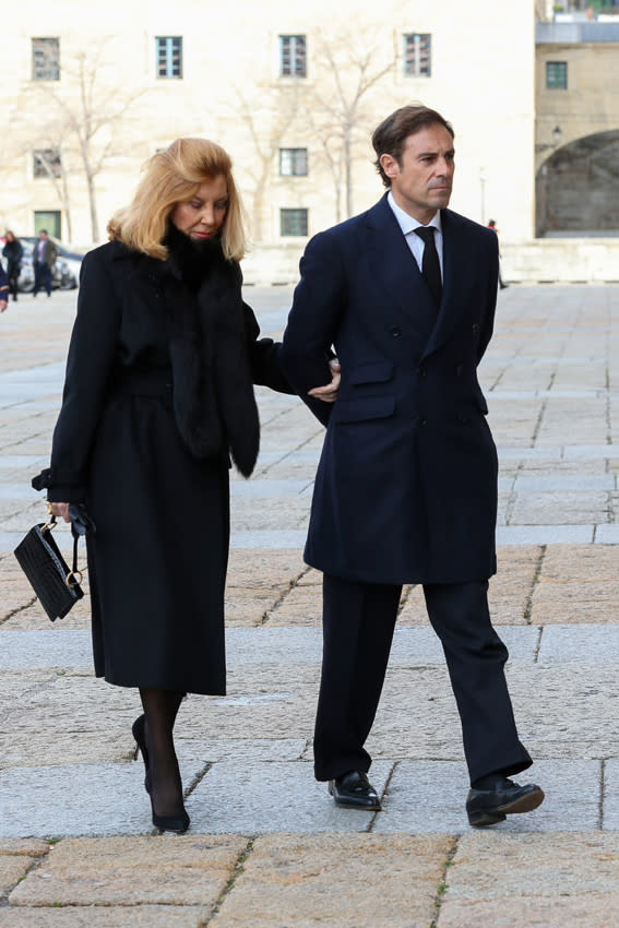 El torero Miguel Báez, El Litri, junto a su madre, Conchita Spínola