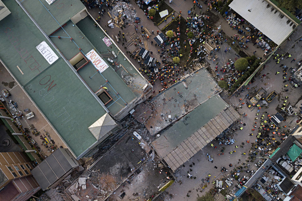 7.1 magnitude earthquake rocks Mexico City