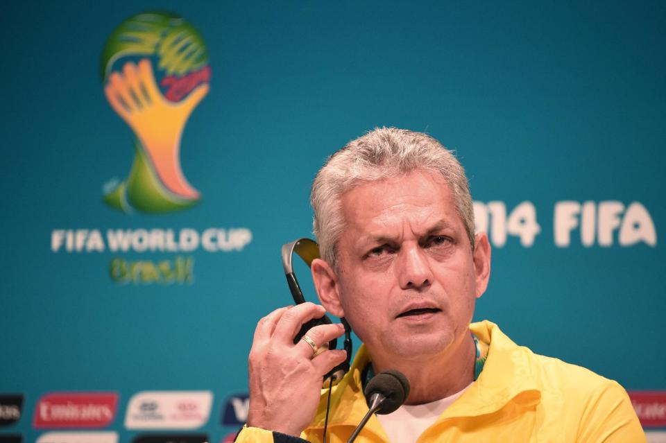 El técnico colombiano Reinaldo Rueda, entonces seleccionador de Ecuador, da una conferencia de prensa durante el Mundial, el 24 de junio de 2014, en el Maracaná de Rio de Janeiro (AFP/Archivos | Damien Meyer)