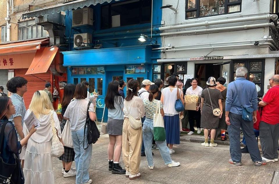 香港見山書店3月31日結束營業，在關門倒數的日子裡大批顧客前來朝聖及告別。取自Instagram@mountzerobooks