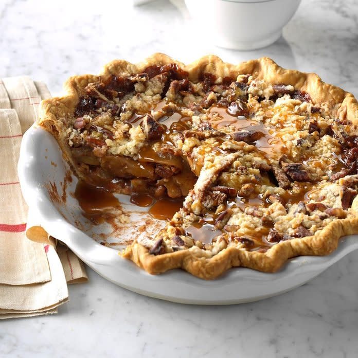 Caramel Pecan Apple Pie Exps Cwon17 38553 C06 20 3b 4