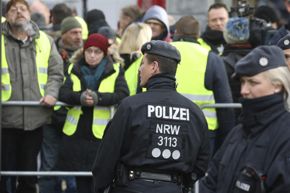 Protestierende “Gelbwesten” in Aachen (Bild: AFP/Ludovic Marin)